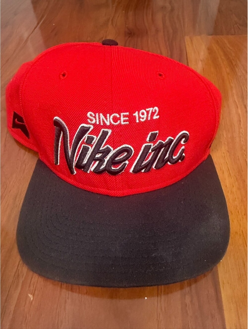 Nike inc Just Do It Hat Cap Snap Back One Size Red Black Wool Embroidered Mens